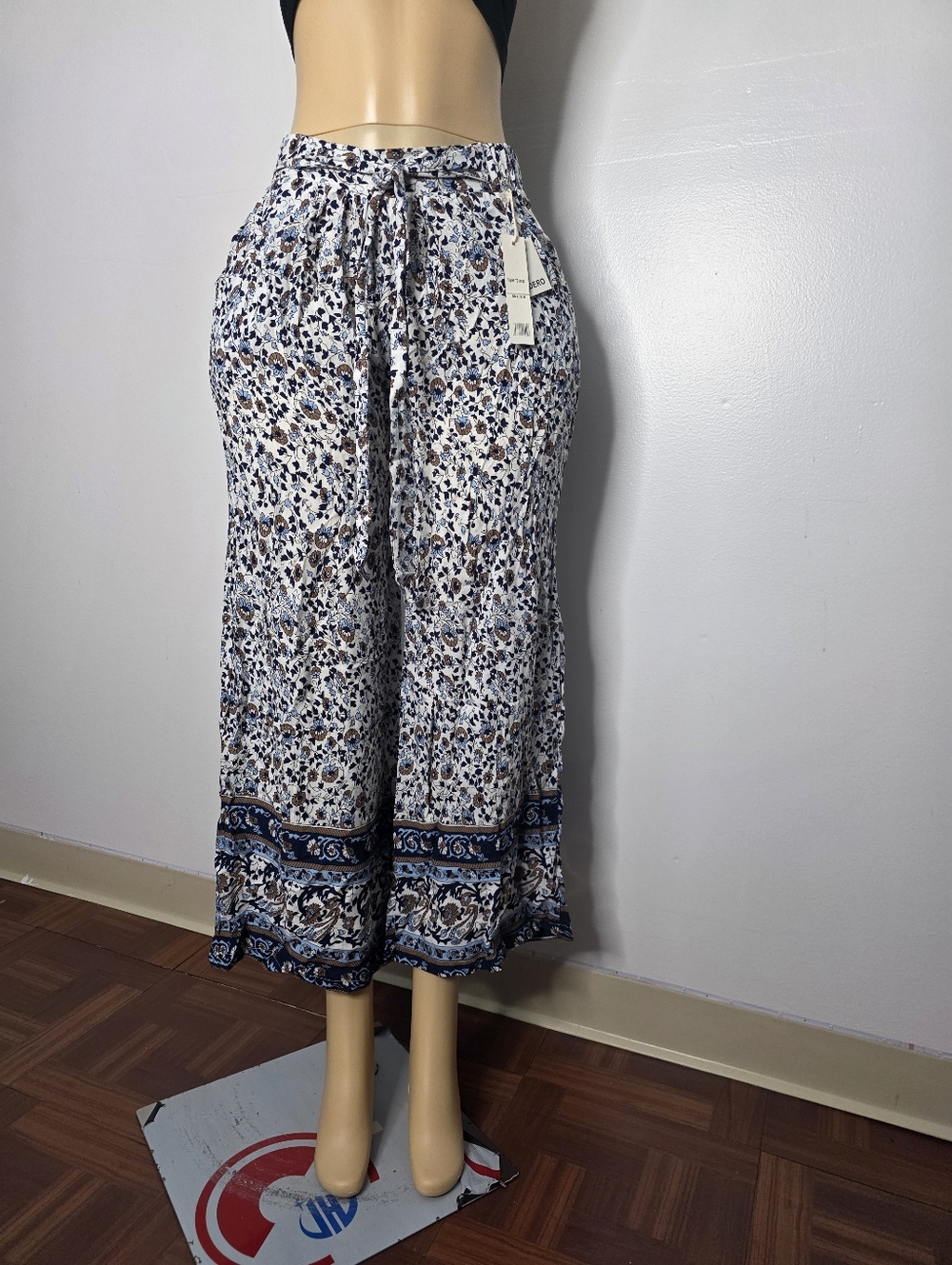 Indero Woman's Boho Wide-Leg Tie-Waist Pants in Blue Floral Size US/S/M